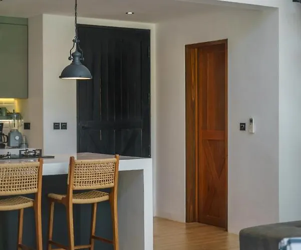 Loft Valentin : Romantic & Cozy 1 Bedroom Loft W/ Pool In Canggu! チャングー